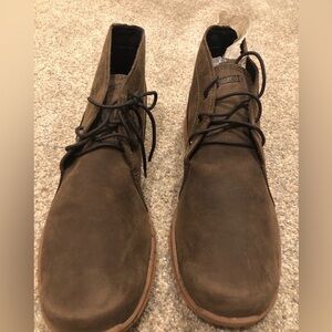 Danner Pilgrim Chukka Shoes - Men’s US Size 13 - Never Worn